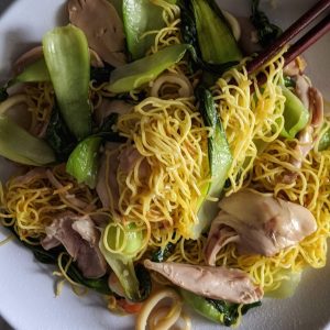 Crispy Noodles with Chicken and Seafood